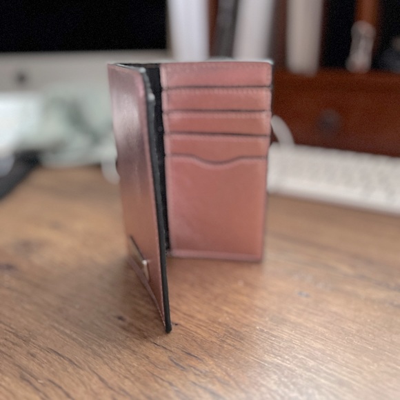 Victoria's Secret VS Passport Credit ID Card Travel Holder, Cover Folder (Pink) - Picture 10 of 12